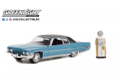 Greenlight 1/64 Chevrolet Coupe deVille 1972 with Gas Pump image