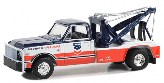 Greenlight 1/64 Chevrolet C-30 Dually Wrecker 1968 image