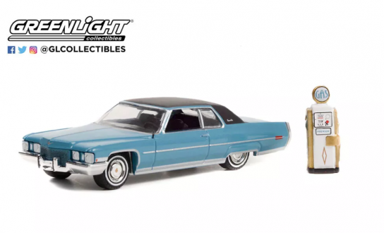 Greenlight 1/64 Chevrolet Coupe deVille 1972 with Gas Pump image