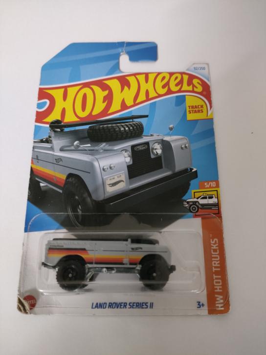 Hot Wheels Land Rover Series II Silver image