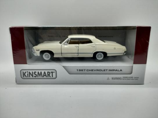 KiNSMART 1/43 Chevrolet Impala 1967 White image